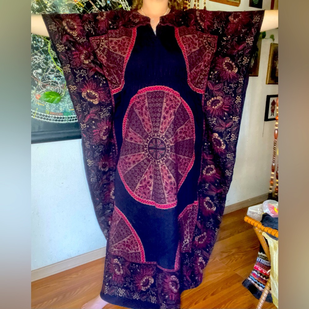 VTG Radlee Kaftan Dress! Form fitting. Size Large. Hong Kong. 100% Cotton. Black